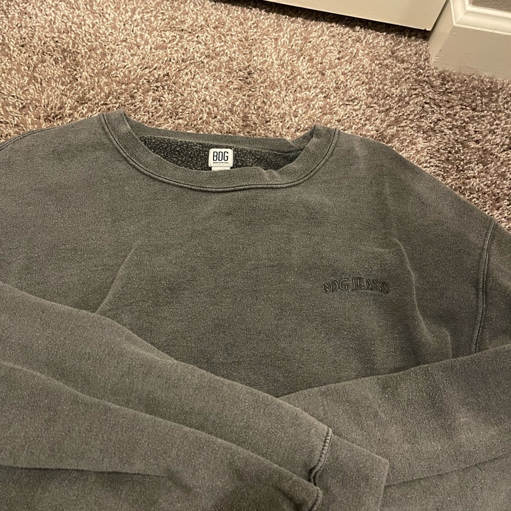 Cropped BDG Crewneck